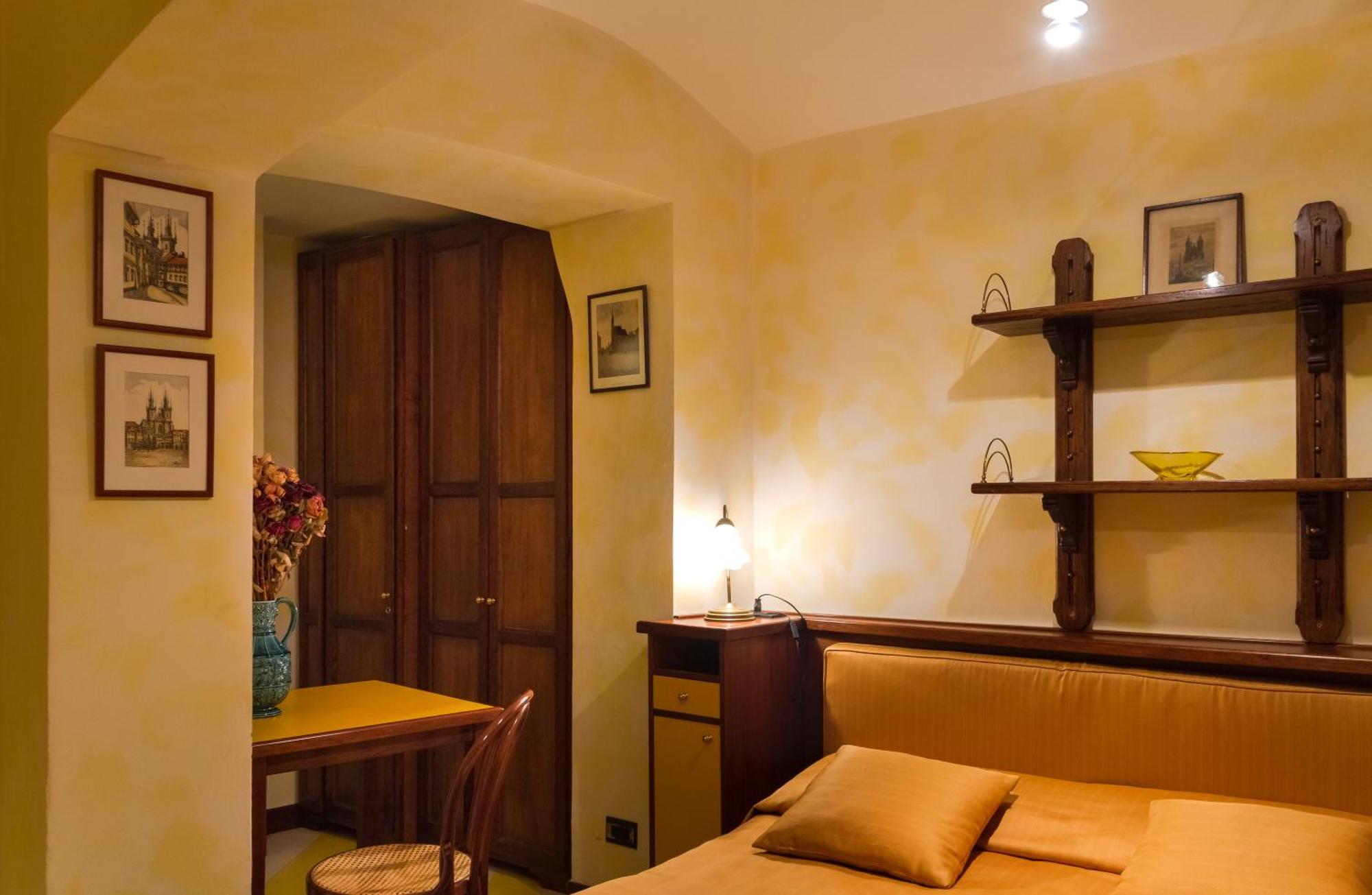Tynska Apartamento *